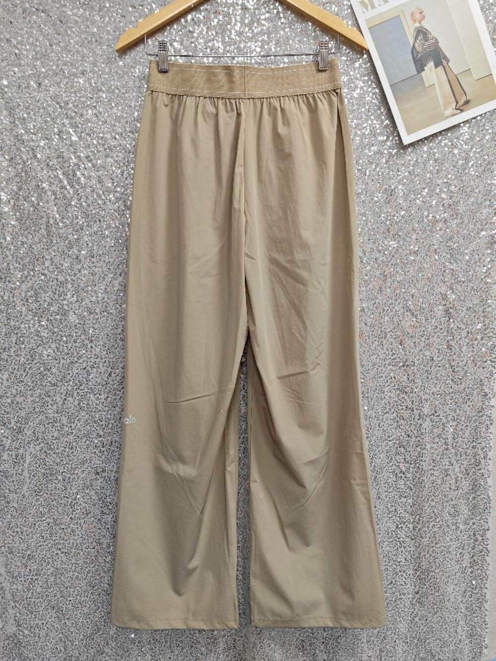 NWT ALO Yoga Suit Up Trouser 🍻 Gravel | Neutral Wide Leg Quiet Luxury Pants - Picture 3 of 8